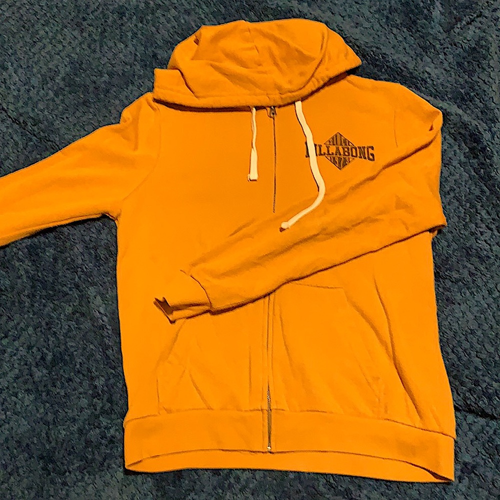 Mustard yellow billabong sweatshirt | Medium